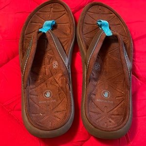 Body glove flip flops